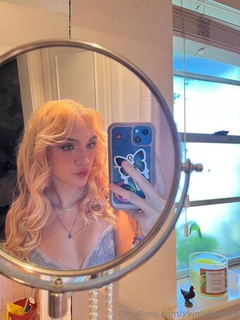 xvioletmoore